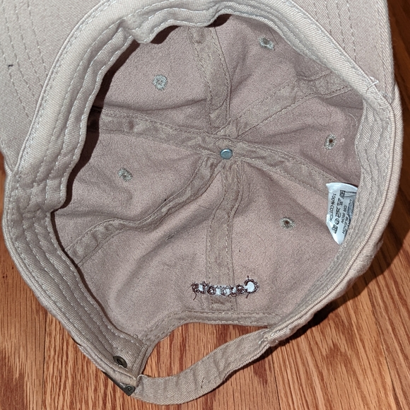 Carrots brand hat - Picture 3 of 3